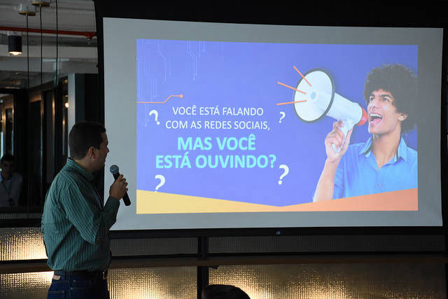 Apresentação Profissional Evento Corporativo